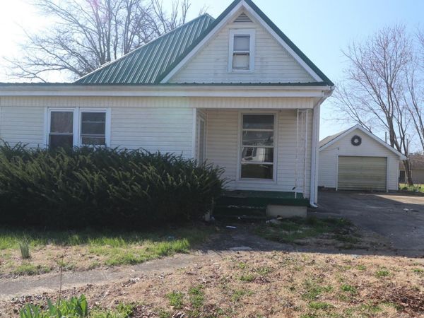 405 SW 3rd Street, Loogootee, IN 47553
