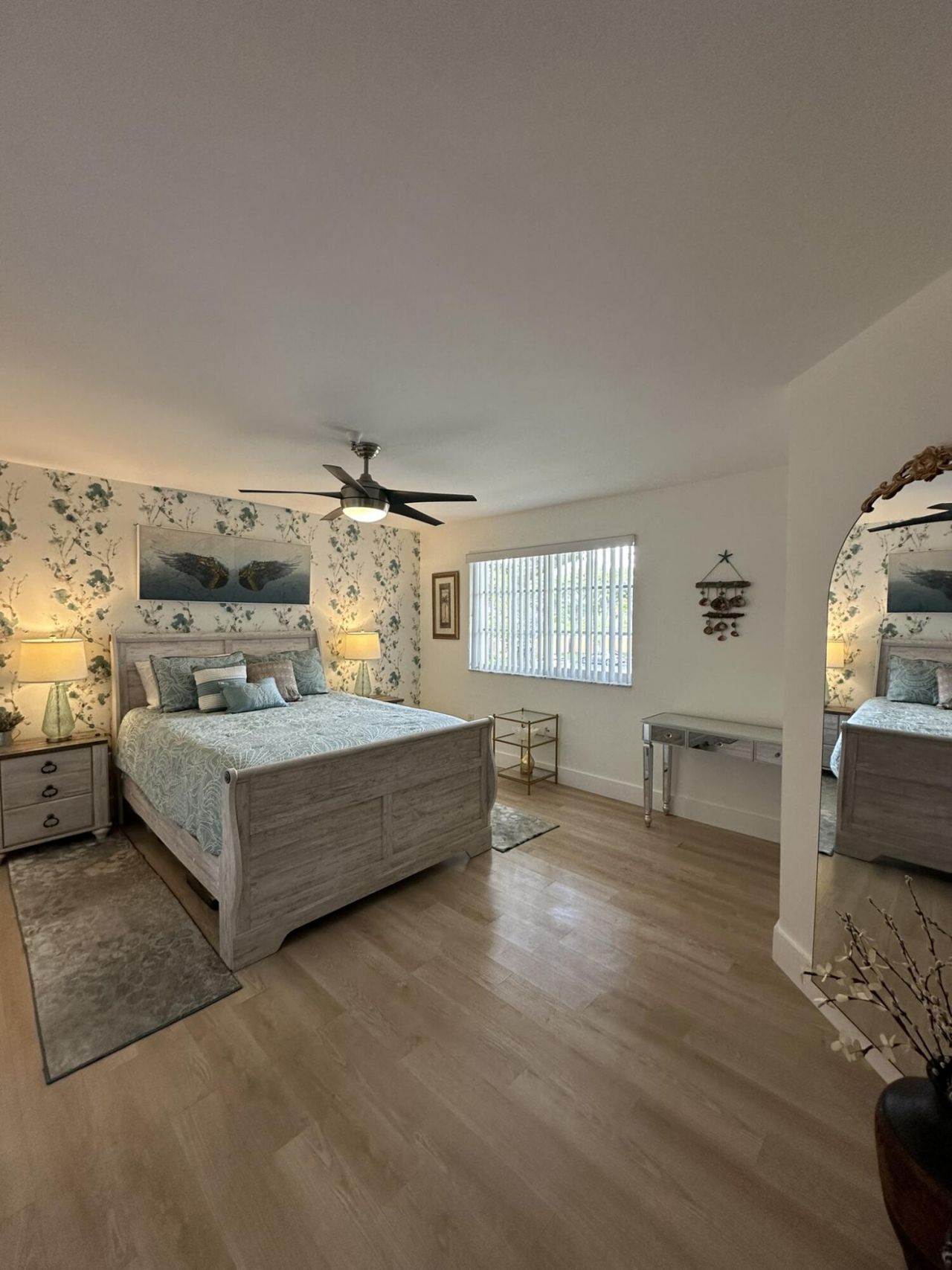 110 Yacht Club Way, Unit 201, Hypoluxo, FL 33462 Photo