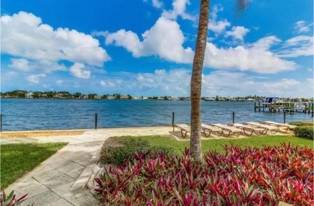 110 Yacht Club Way, Hypoluxo, FL 33462 Photo