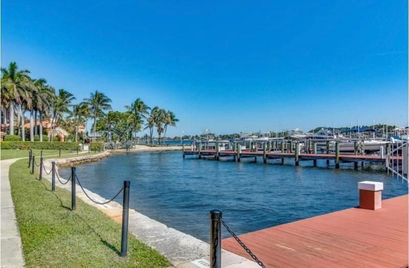 110 Yacht Club Way, Unit 201, Hypoluxo, FL 33462 Photo