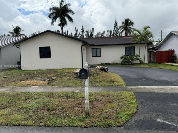 11100 NW 21st St , Sunrise, FL 33322