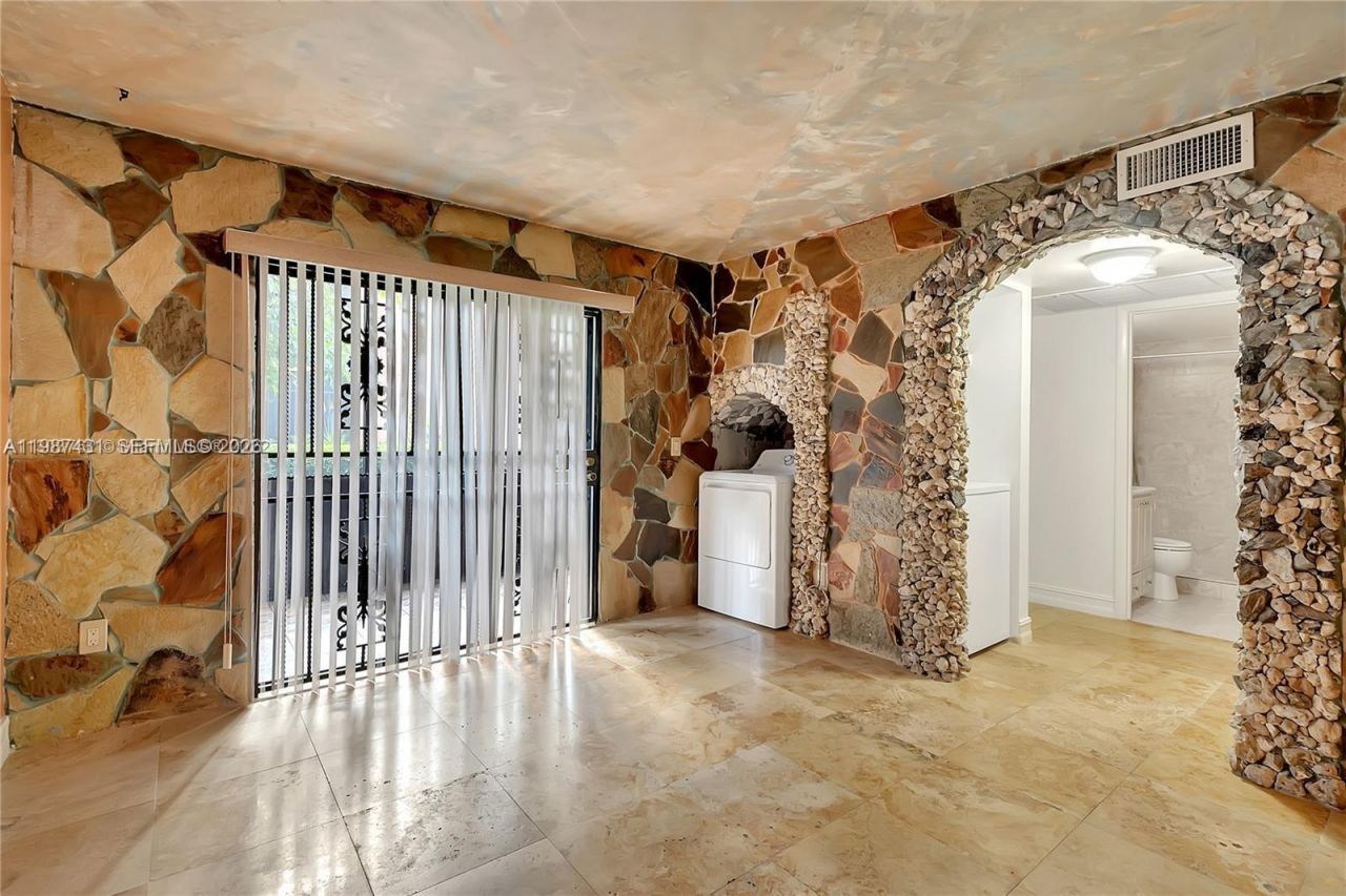 6580 W 27th Ct, Unit 58-12, Hialeah, FL 33016 Photo