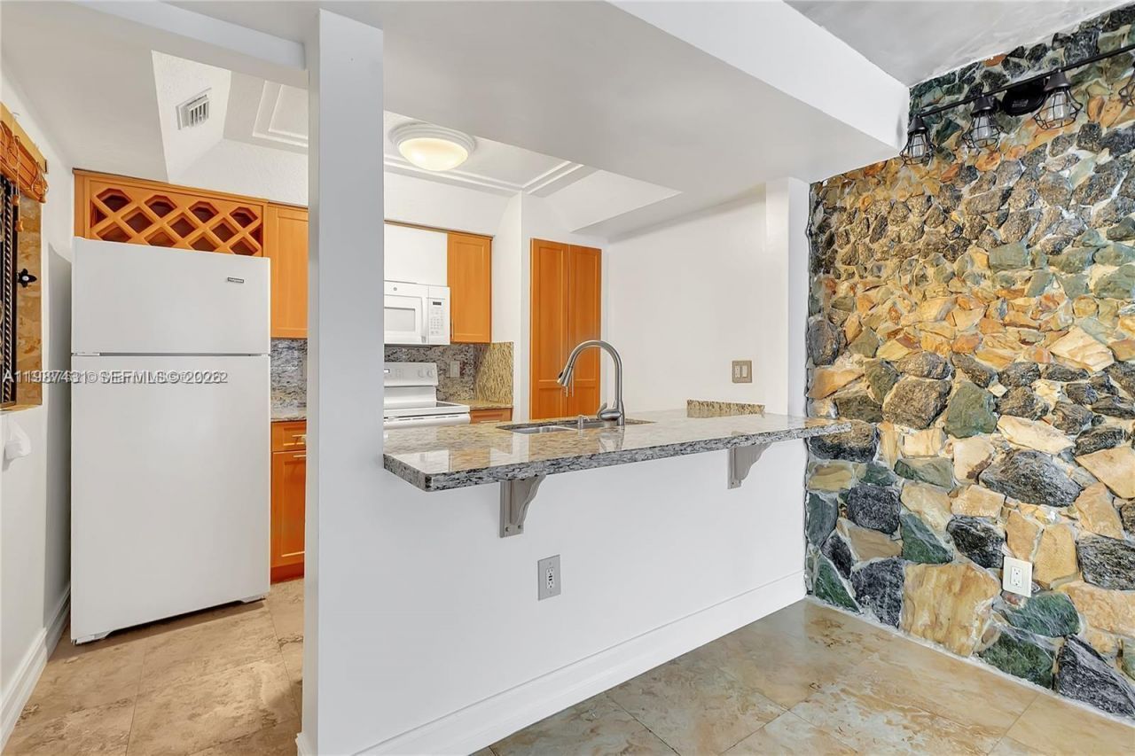 6580 W 27th Ct, Unit 58-12, Hialeah, FL 33016 Photo