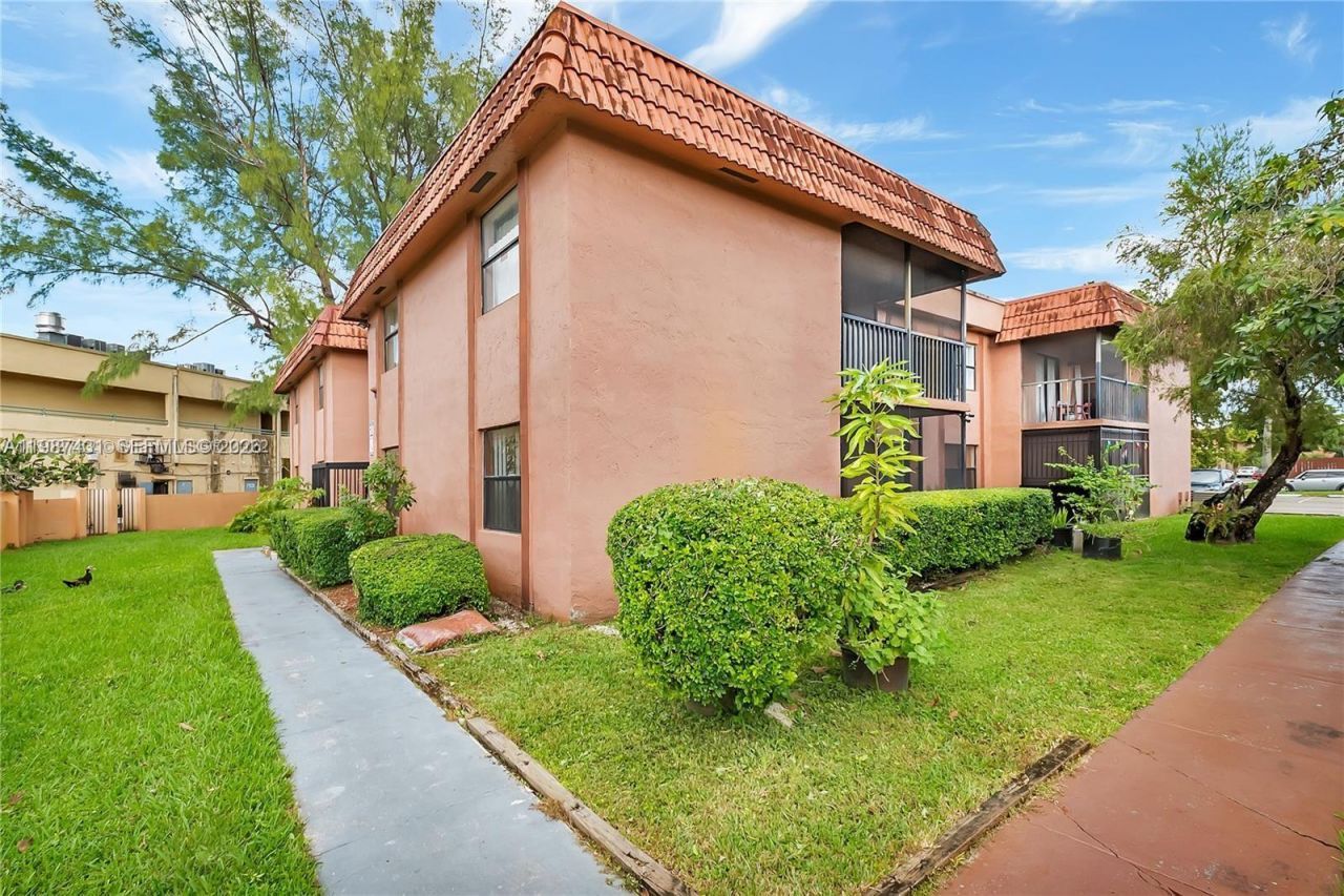 6580 W 27th Ct, Unit 58-12, Hialeah, FL 33016 Photo