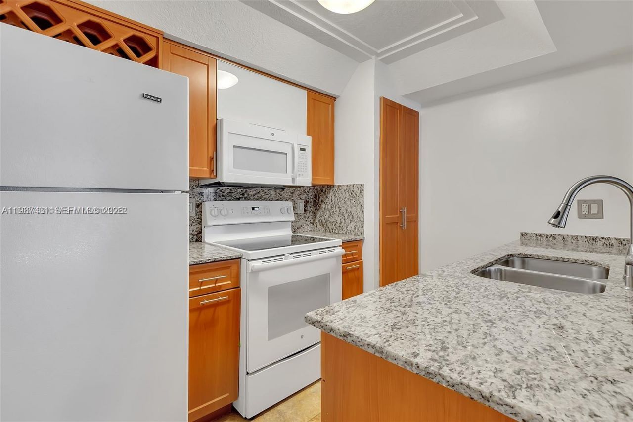 6580 W 27th Ct, Unit 58-12, Hialeah, FL 33016 Photo