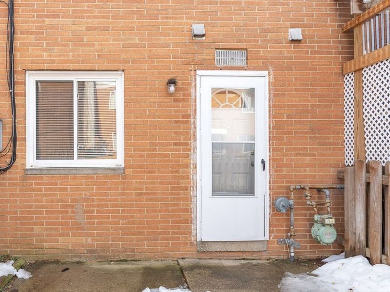 2472 Warren Parkway, Unit 20, Twinsburg, OH 44087 Photo 2