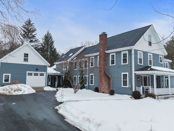 22 Main St, Dover, MA 02030