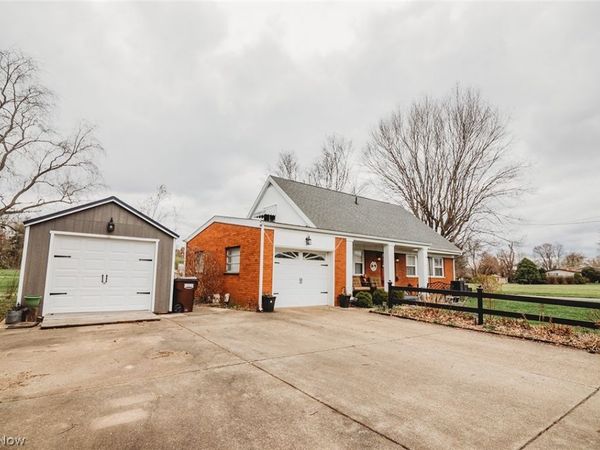 1102 4th Street, Belpre, OH 45714