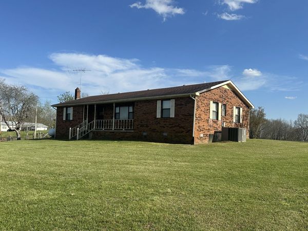 552 Pea Ridge Rd, Chestnut Mound, TN 38552