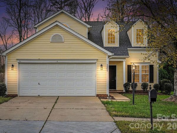 5504 Waverly Lynn Lane, Charlotte, NC 28269