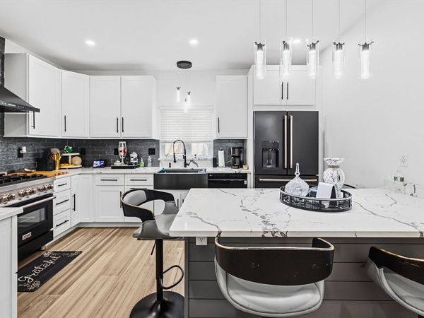 658 Third, Fall River, MA 02721