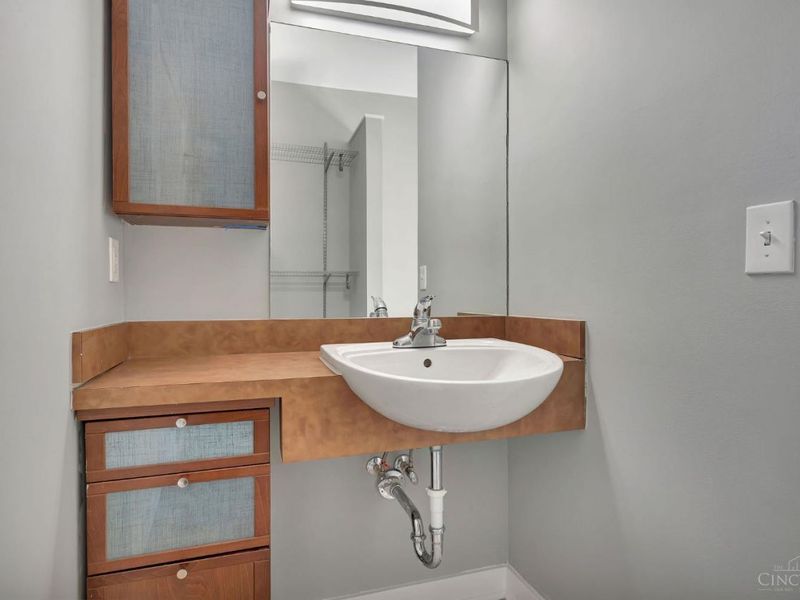 1150 Vine Street, Unit 24, Cincinnati, OH 45202 Photo 19