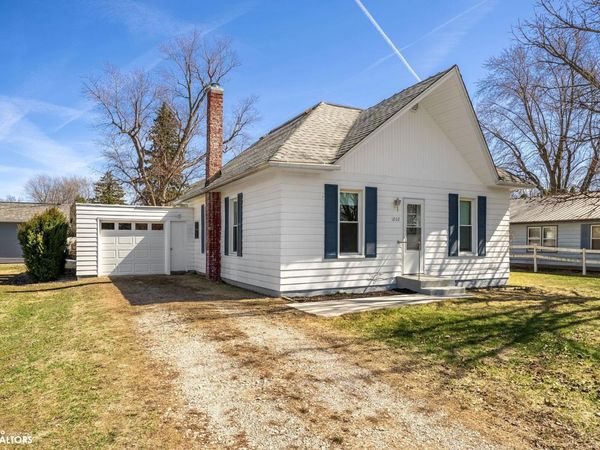 1202 N Iowa Avenue, Washington, IA 52353