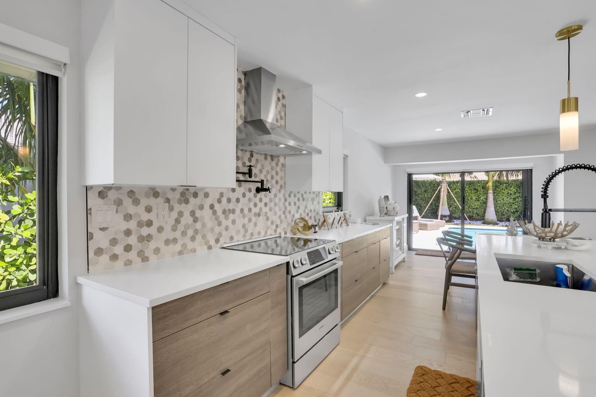 2520 SW 5th Street, Boynton Beach, FL 33435 Photo