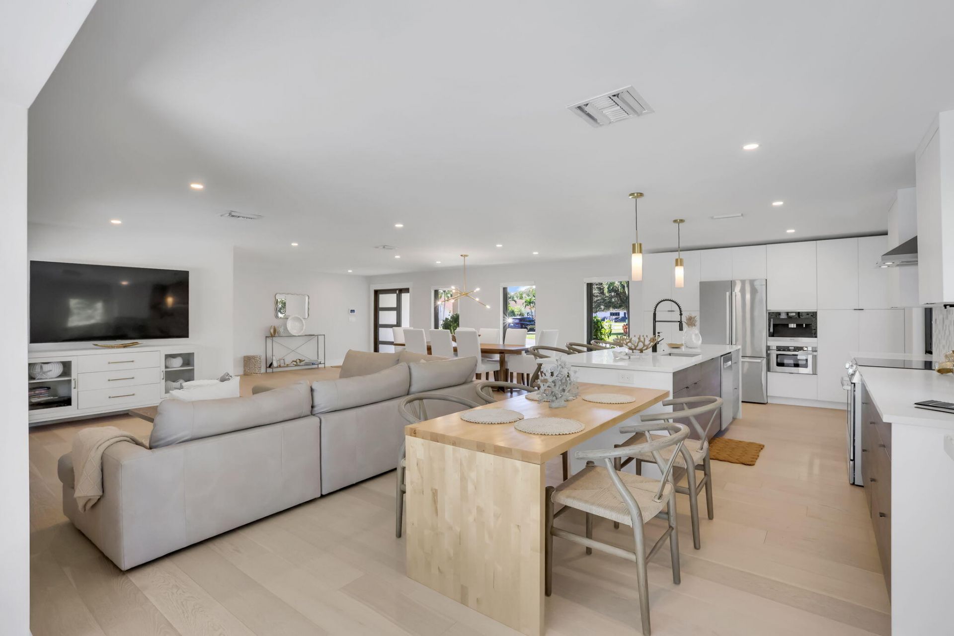 2520 SW 5th Street, Boynton Beach, FL 33435 Photo