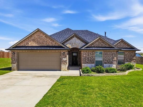 4101 Windmill Court, Sanger, TX 76266