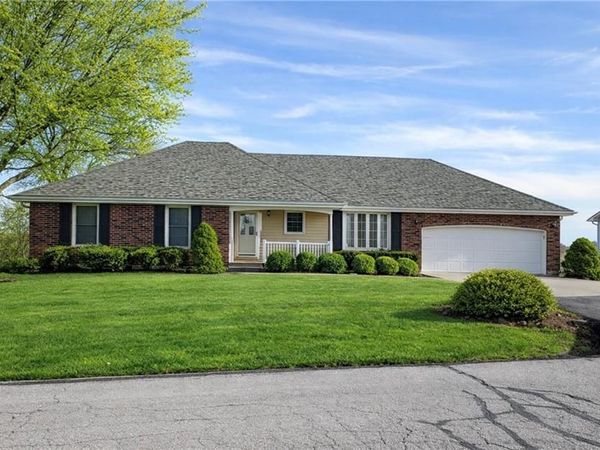 1405 High Drive, Lexington, MO 64067