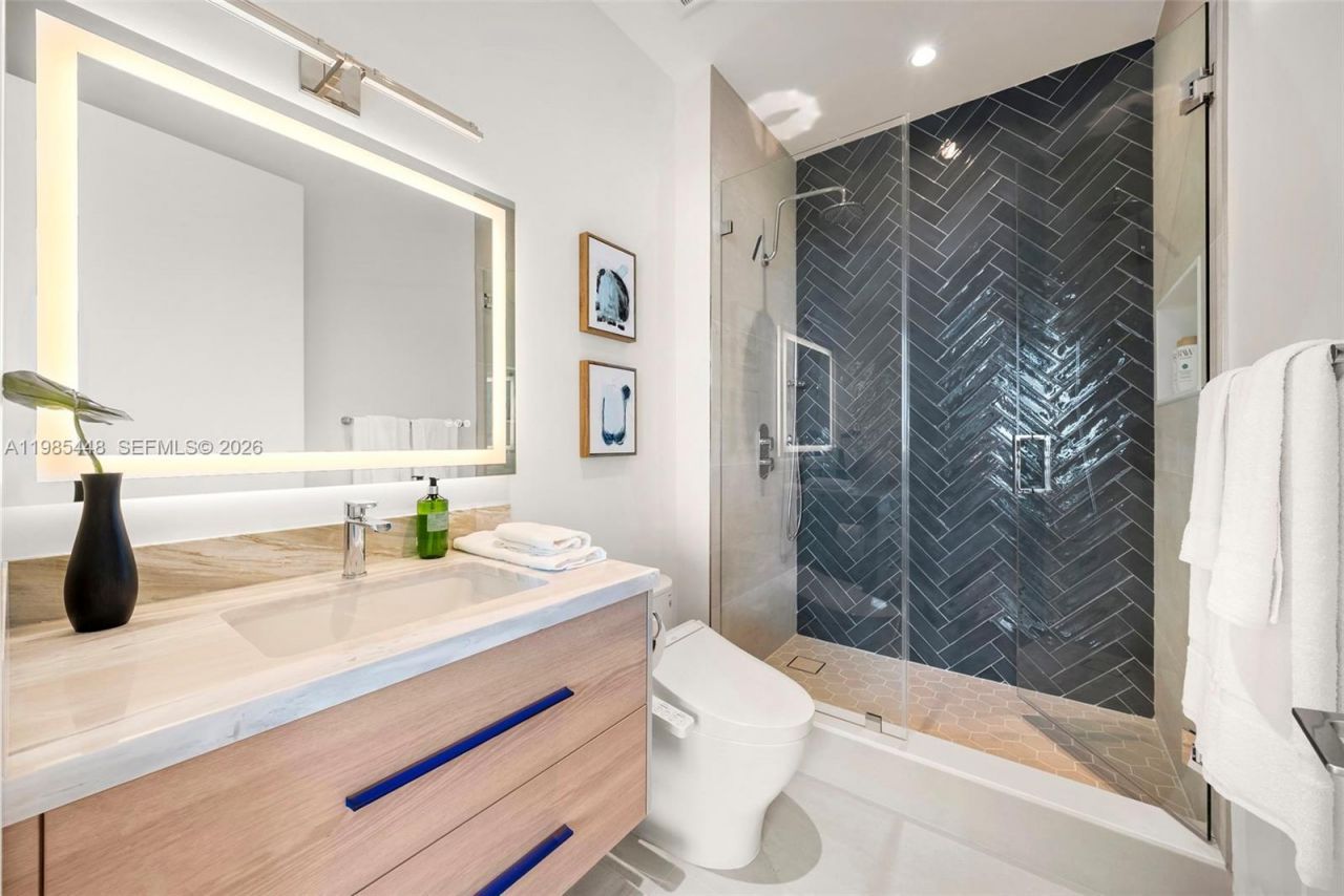 2627 S Bayshore Dr , Unit 2904, Miami, FL 33133 Photo