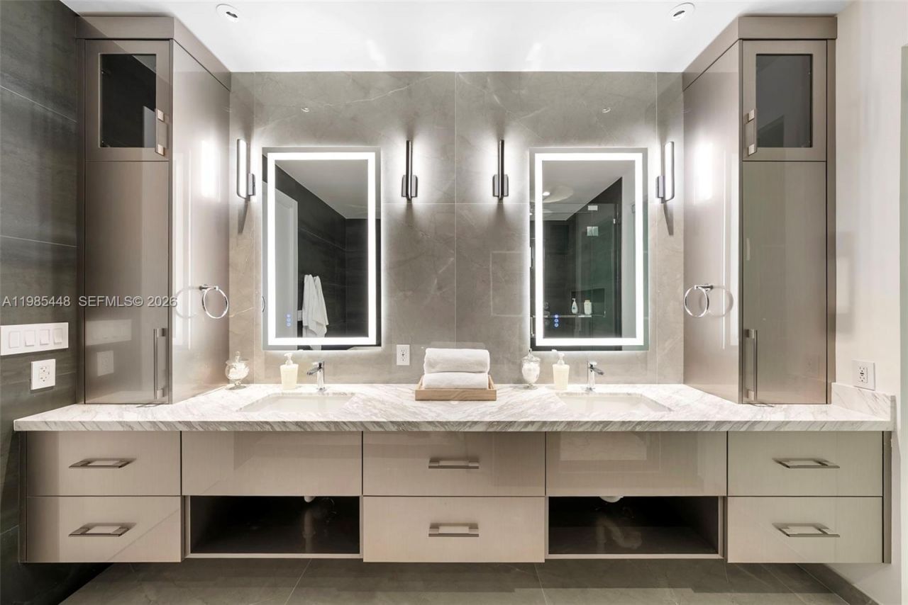 2627 S Bayshore Dr , Unit 2904, Miami, FL 33133 Photo