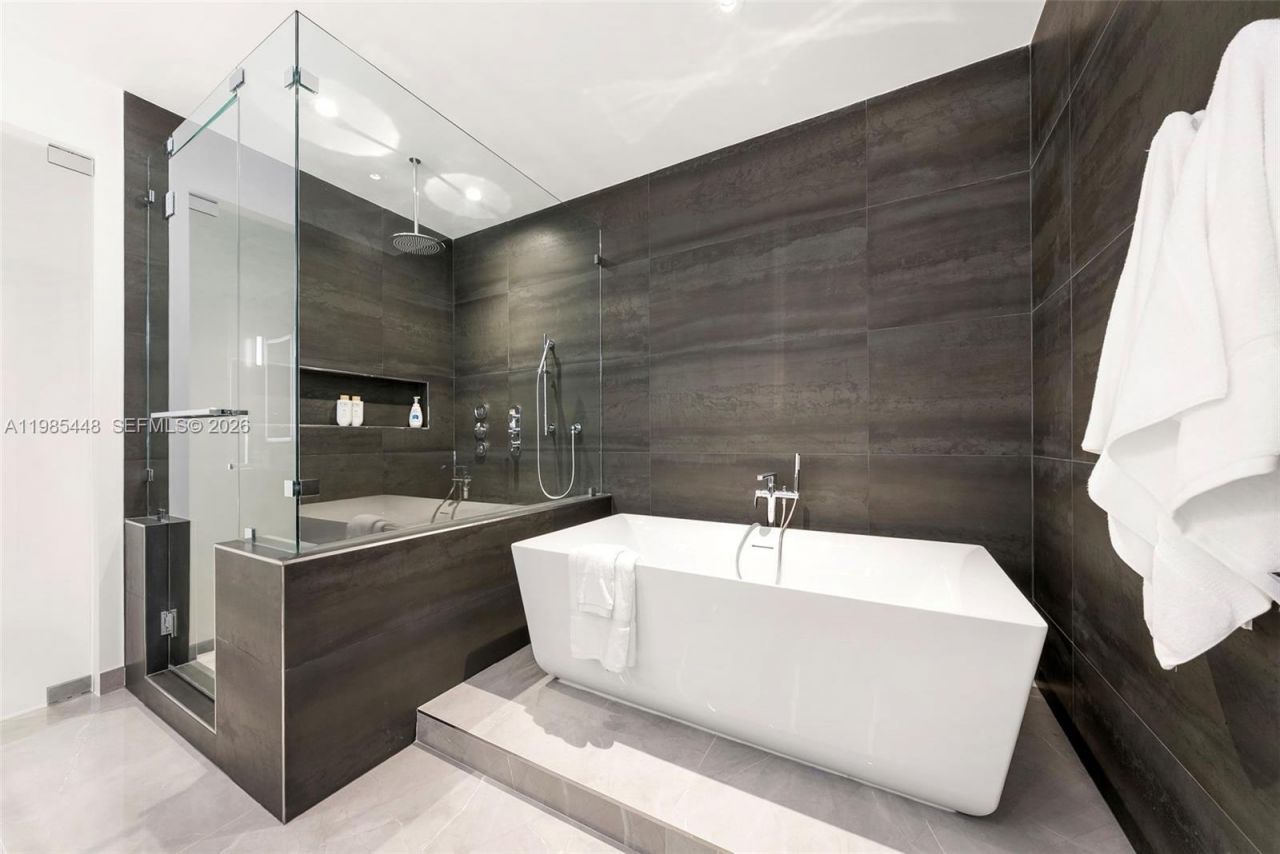 2627 S Bayshore Dr , Unit 2904, Miami, FL 33133 Photo