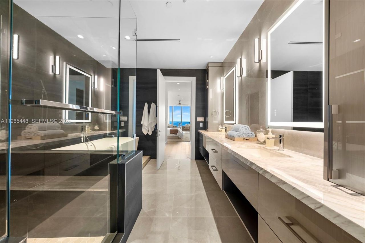 2627 S Bayshore Dr , Unit 2904, Miami, FL 33133 Photo