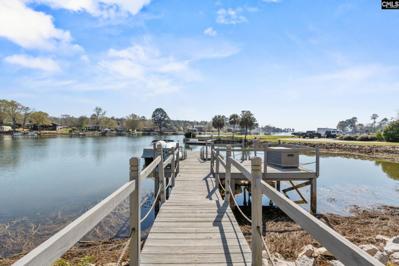 120 Blackburn Road W Photo 19