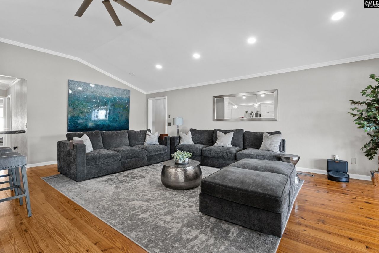 120 Blackburn Road W Photo 22