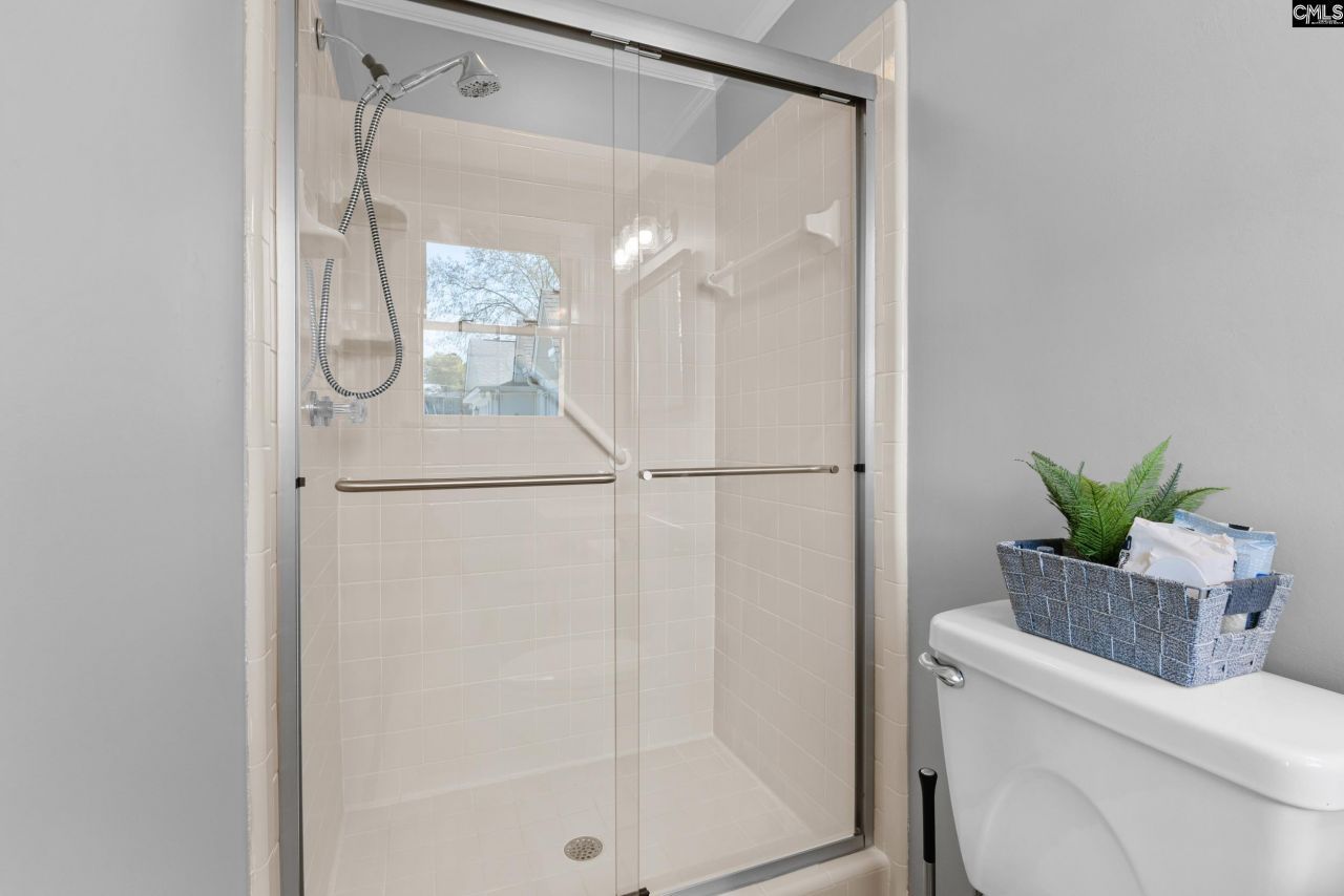 120 Blackburn Road W Photo 44