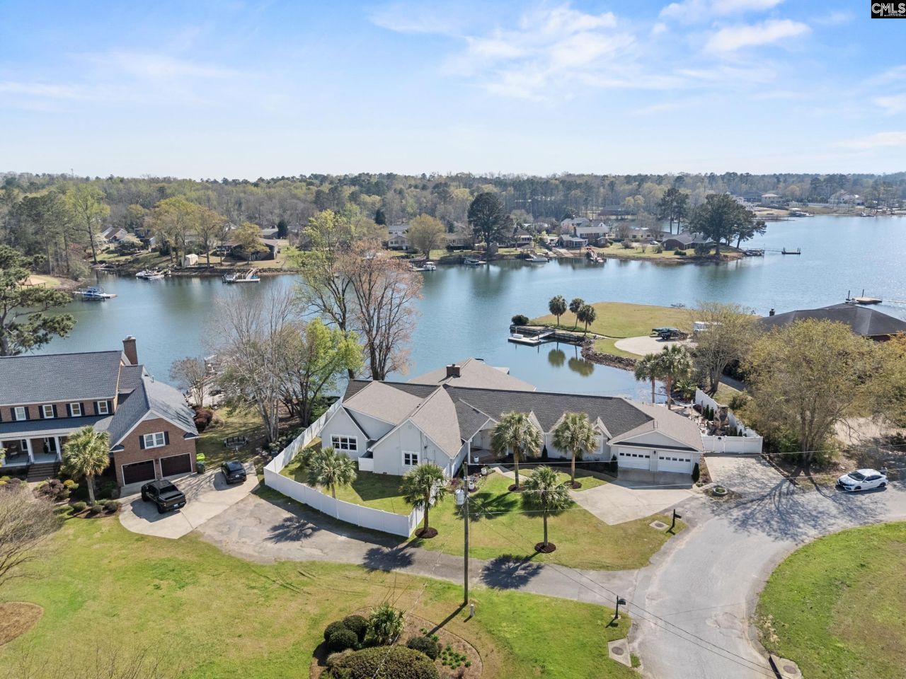 120 Blackburn Road W Photo 57