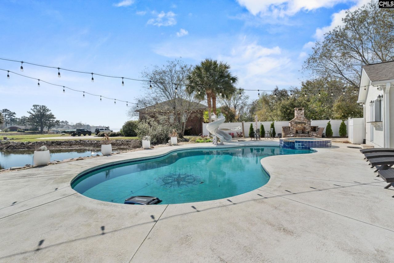 120 Blackburn Road W Photo 61