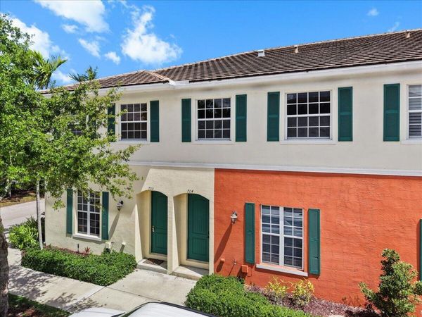704 SW 2nd Avenue, Pompano Beach, FL 33060