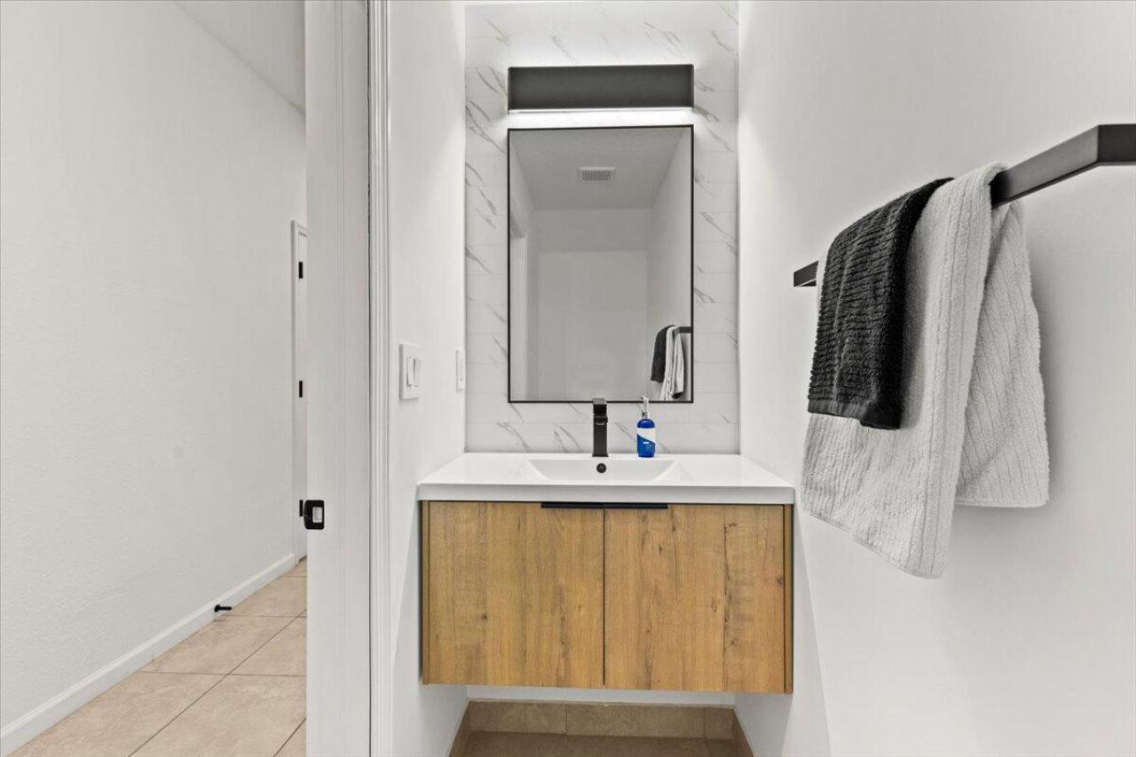 704 SW 2nd Avenue, Pompano Beach, FL 33060 Photo