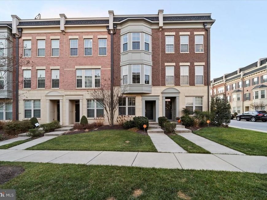 852 Regents Square, Unit 343, Oxon Hill, MD 20745 Main Photo