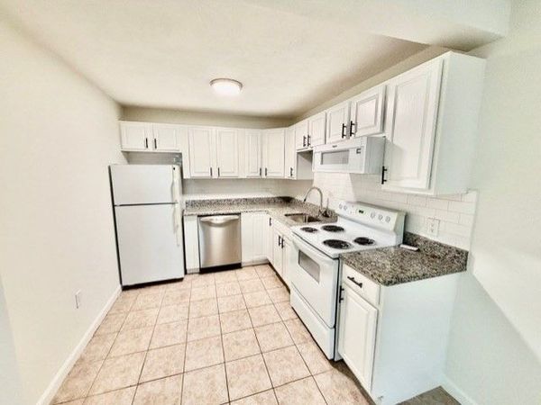 900 Lexington, Unit B9, Waltham, MA 02452
