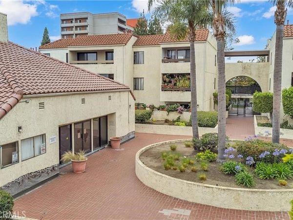 700 W 3rd, Santa Ana, CA 92701