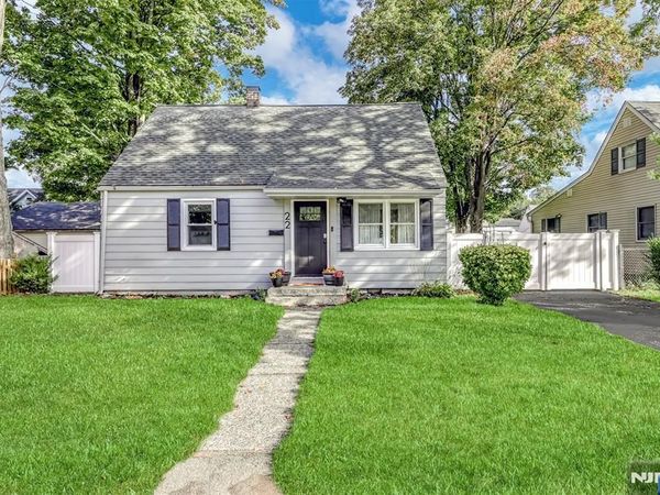 22 Wanaque Avenue, WANAQUE, NJ 07420