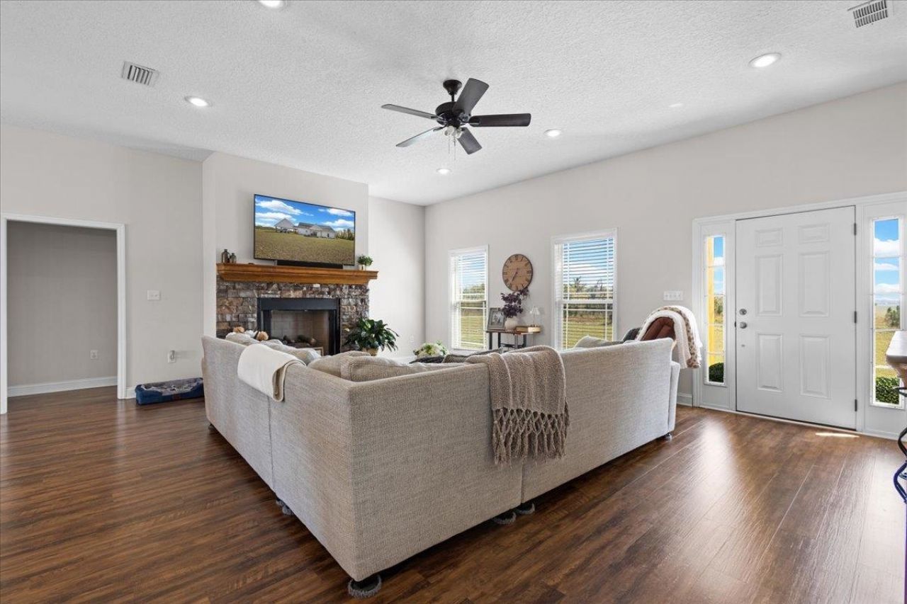 371 NE Catnip Way , Lee, FL 32059 Photo