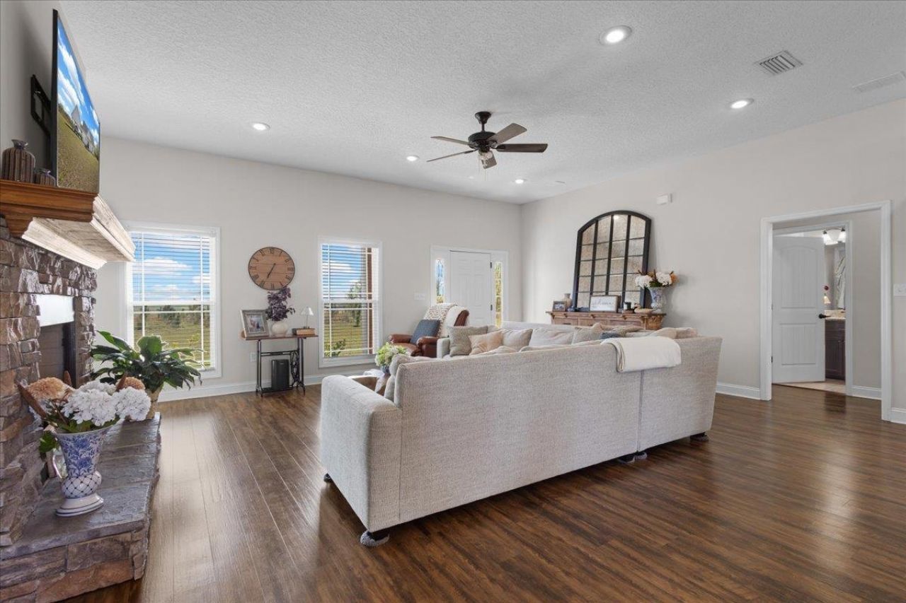 371 NE Catnip Way , Lee, FL 32059 Photo