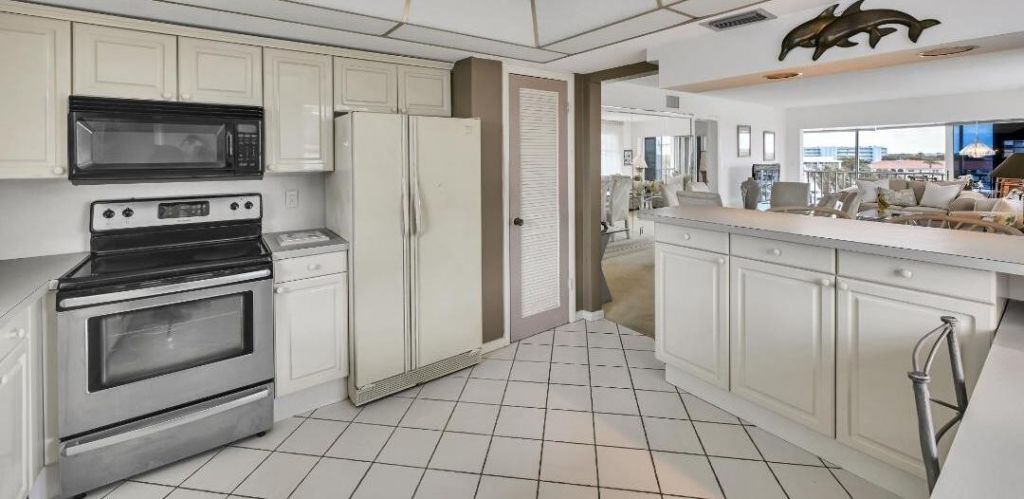 907 Marina Drive, Unit 401, North Palm Beach, FL 33408 Photo