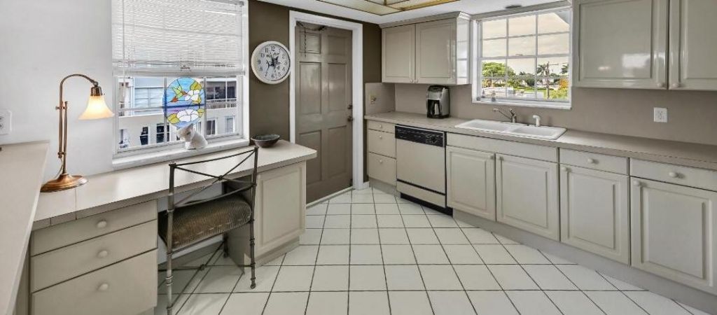 907 Marina Drive, Unit 401, North Palm Beach, FL 33408 Photo