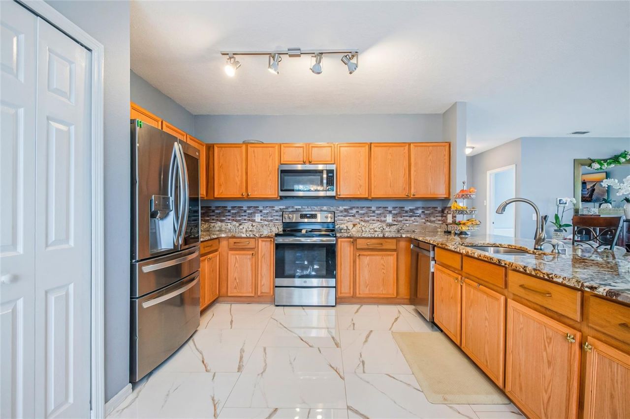 554 Bristol Circle , Kissimmee, FL 34758 Photo