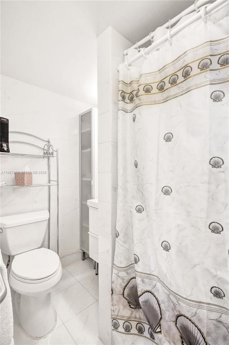 251 174th St, Unit 614, Sunny Isles Beach, FL 33160 Photo