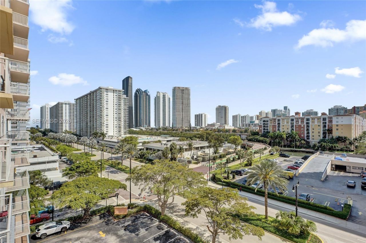 251 174th St, Unit 614, Sunny Isles Beach, FL 33160 Photo