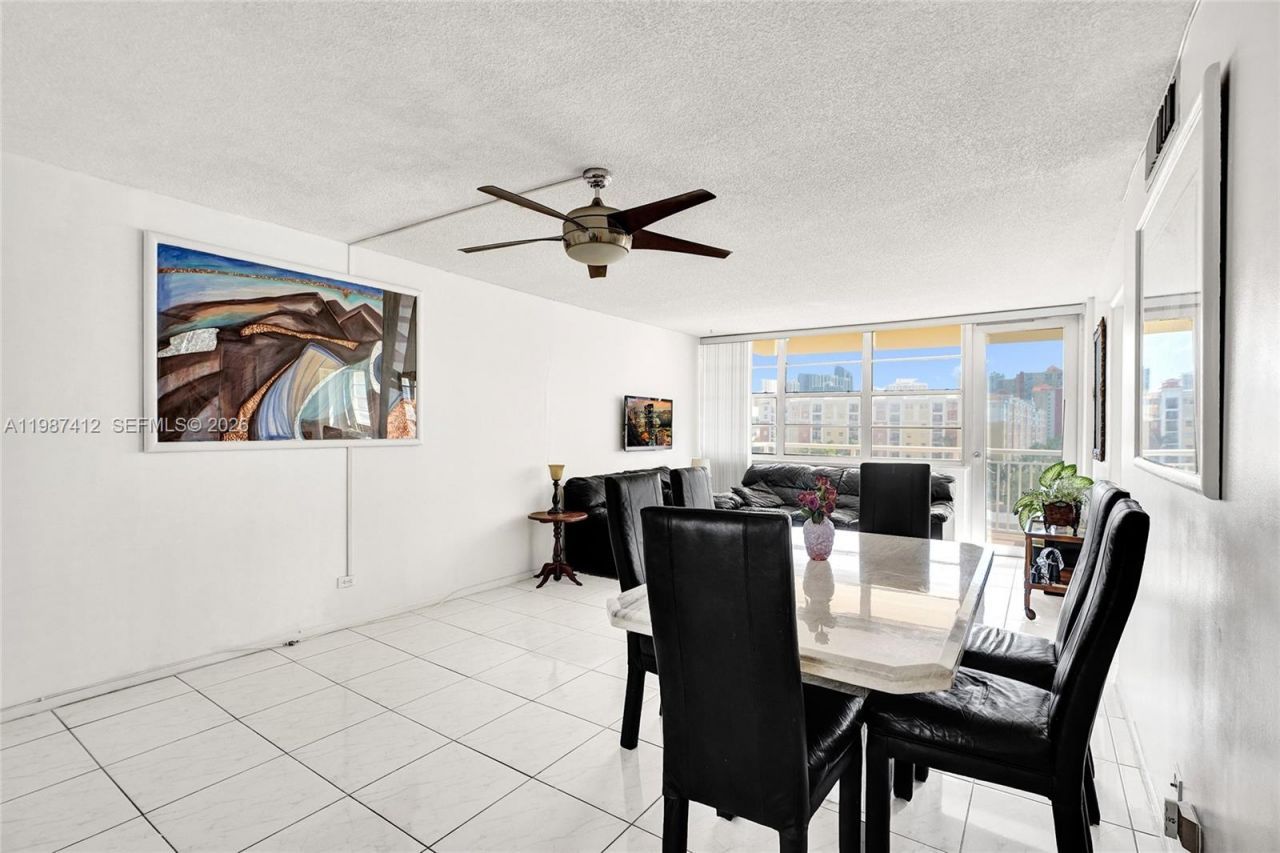 251 174th St, Unit 614, Sunny Isles Beach, FL 33160 Photo