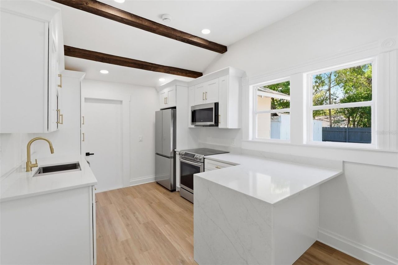 10012 N 10th Street , Tampa, FL 33612 Photo