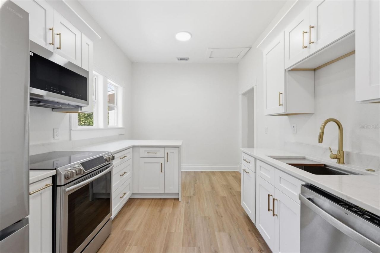 10012 N 10th Street , Tampa, FL 33612 Photo