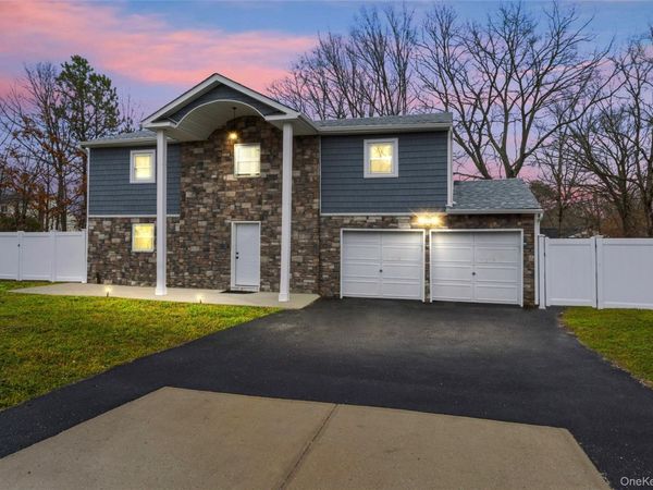 1 Linden Street , Coram, NY 11727