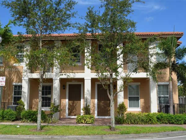 1524 SW 147th Ave , Pembroke Pines, FL 33027