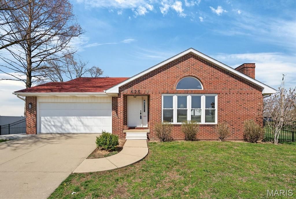 625 Christopher Lane, New Baden, IL 62265 Main Photo