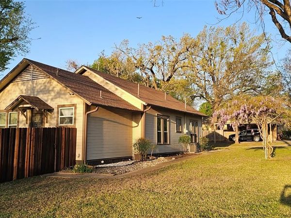 700 S Live Oak Street, Canton, TX 75103